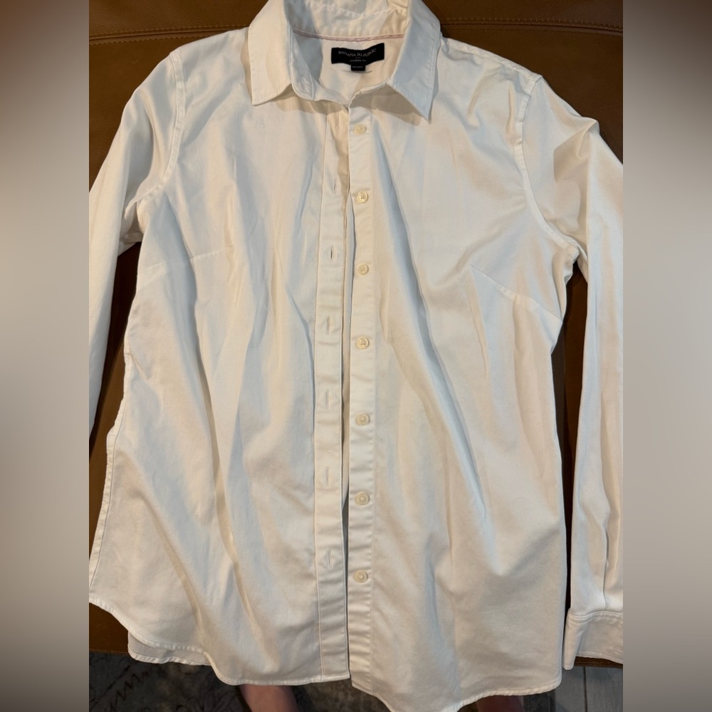 Banana Republic White Dress Shirt — Classic Button-Front